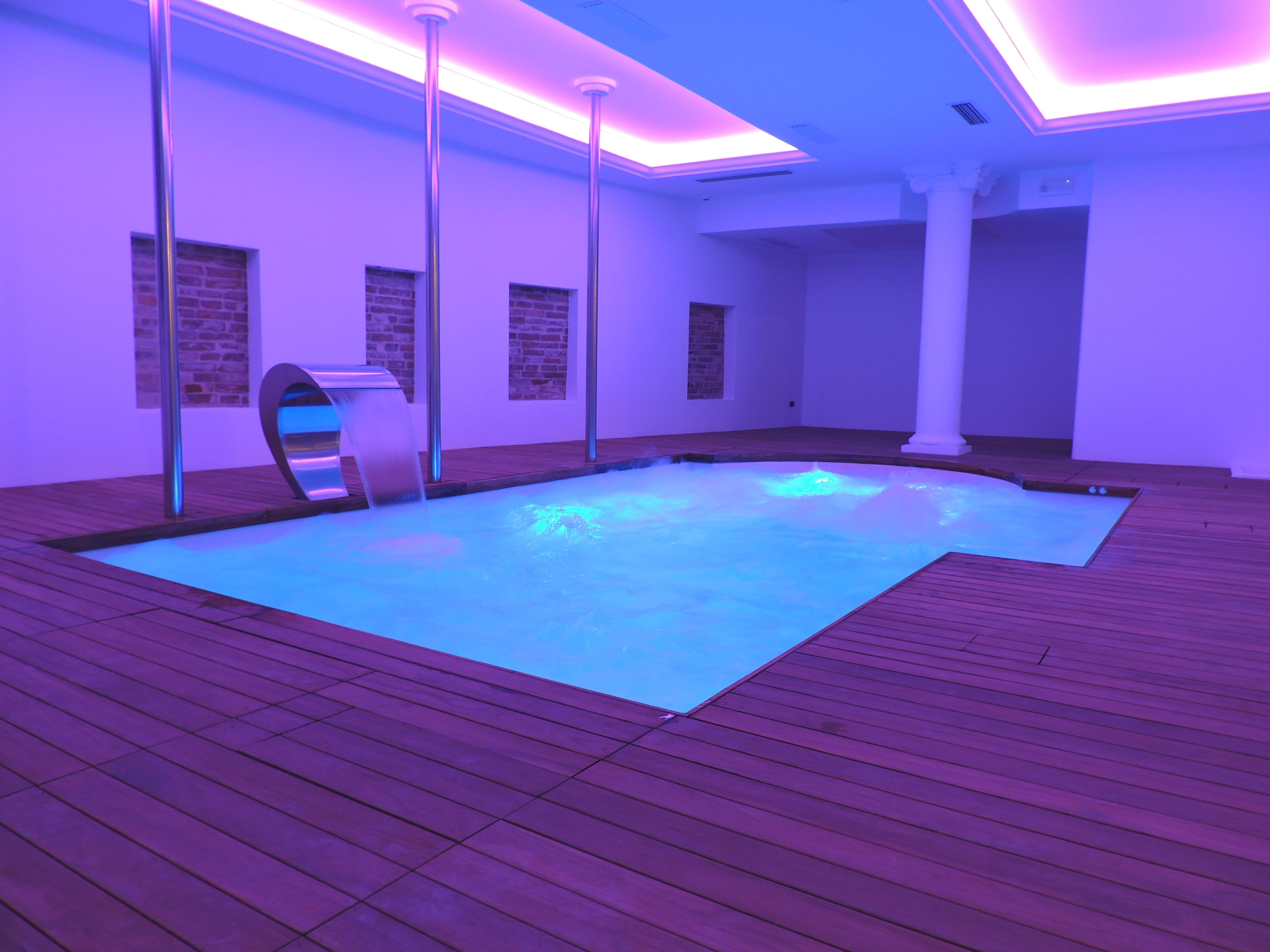 Hotel Vittoria Pesaro Exteriér fotografie A rendering of a swimming pool