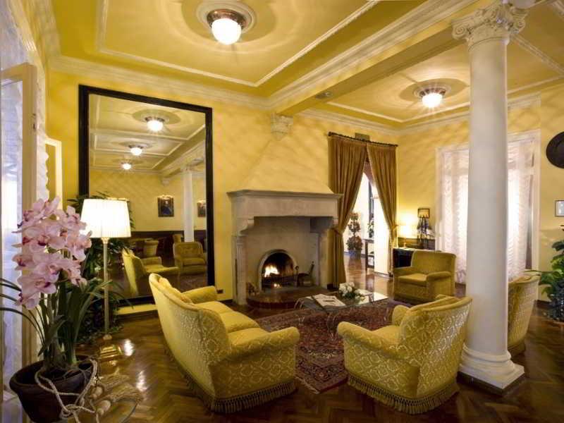 Hotel Vittoria Pesaro Exteriér fotografie The lobby of the hotel