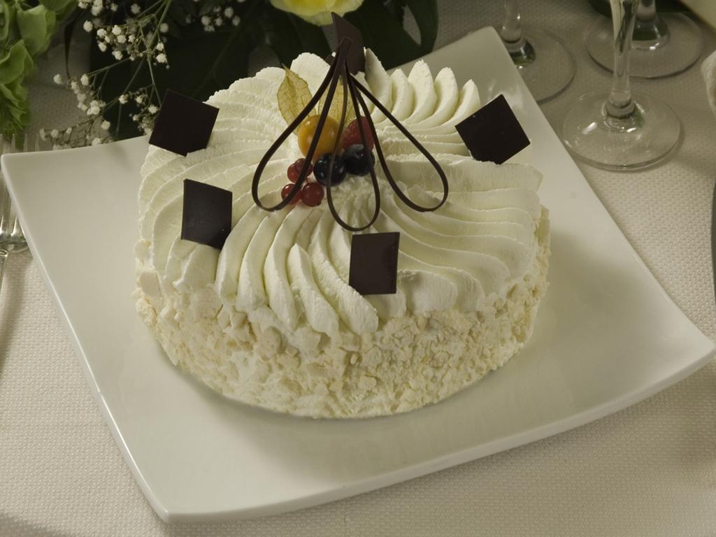 Hotel Vittoria Pesaro Exteriér fotografie A cassata