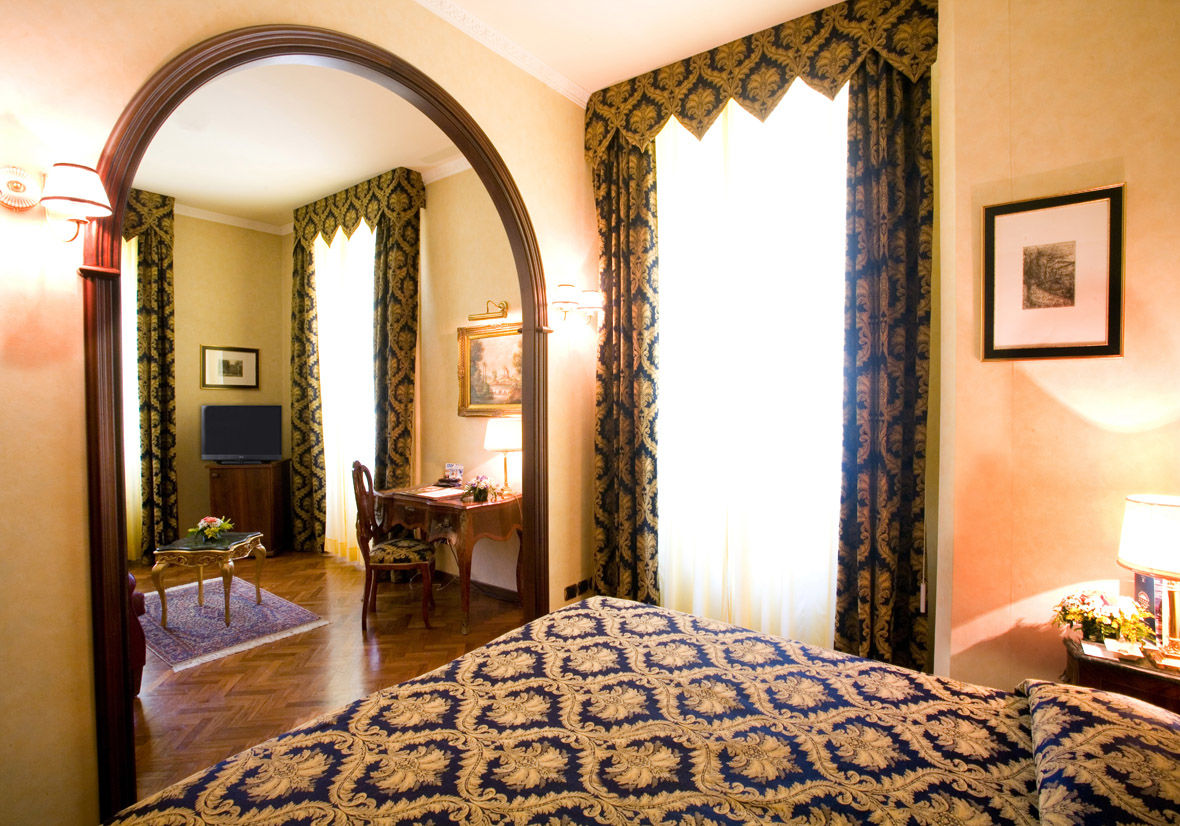 Hotel Vittoria Pesaro Pokoj fotografie A suite at the Hotel